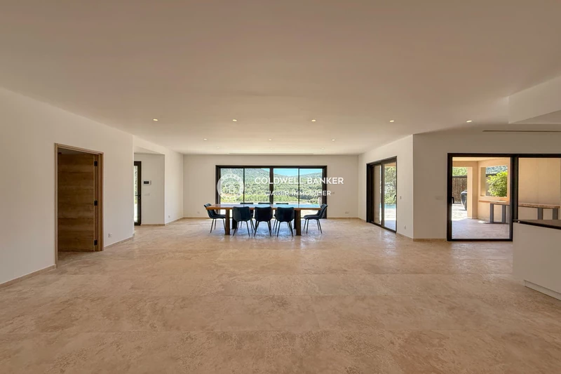 Photo n°6 - Vente Maison villa contemporaine Le Plan-de-la-Tour 83120 - 1 950 000 €