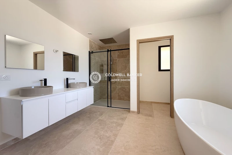 Photo n°17 - Vente Maison villa contemporaine Le Plan-de-la-Tour 83120 - 1 950 000 €