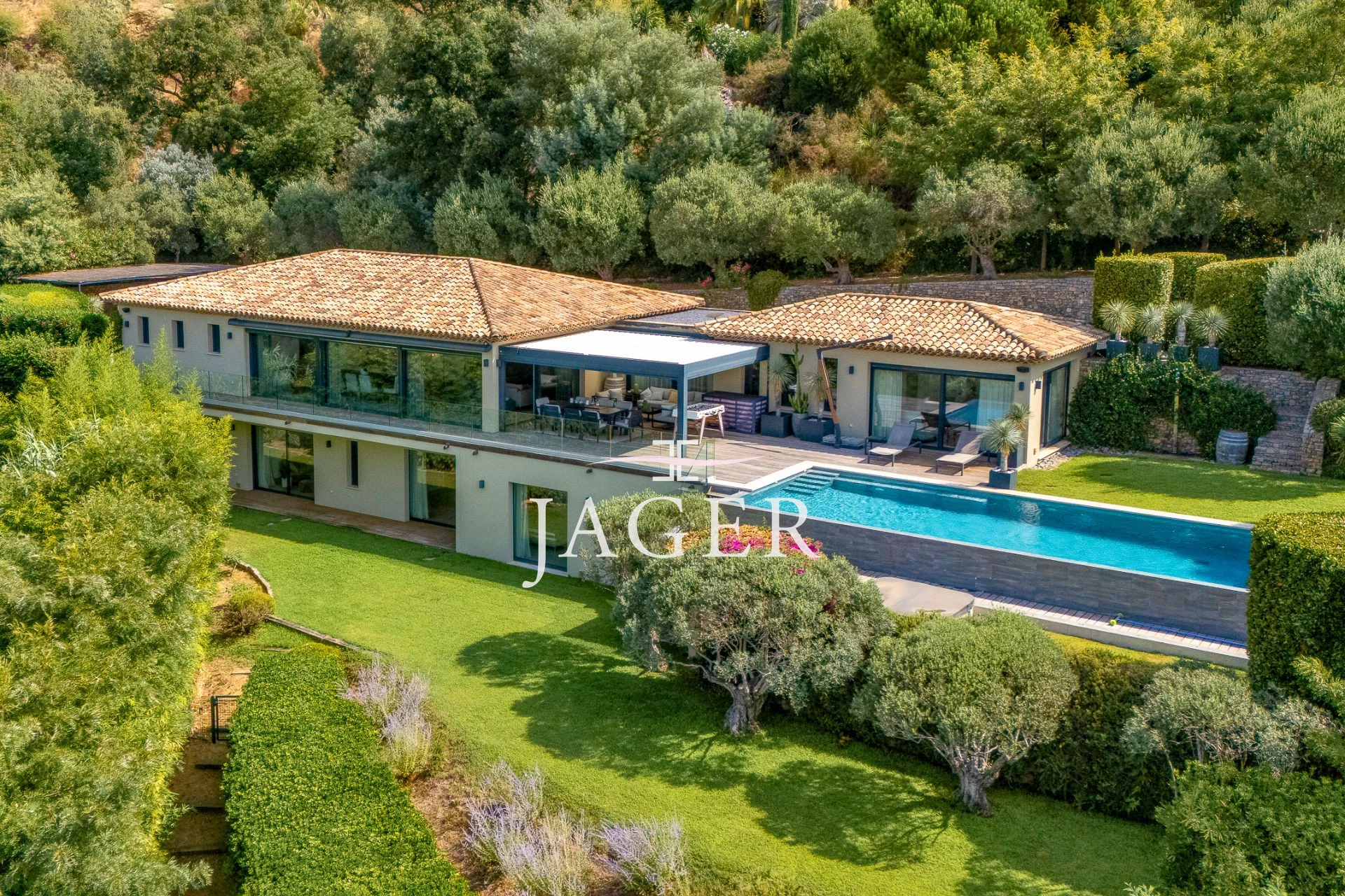 Maison 6 pièces 350 m² · à Cogolin · 350 m² · 4 950 000 €