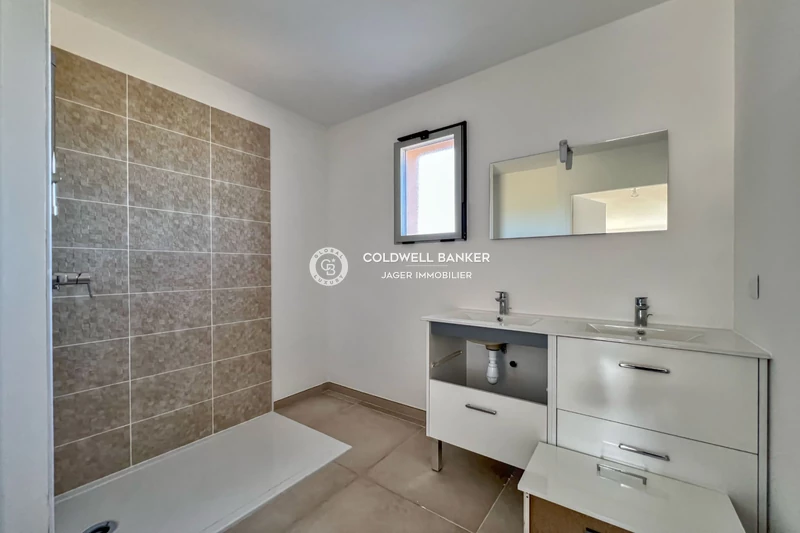 Photo n°8 - Vente appartement Le Plan-de-la-Tour 83120 - 320 000 €
