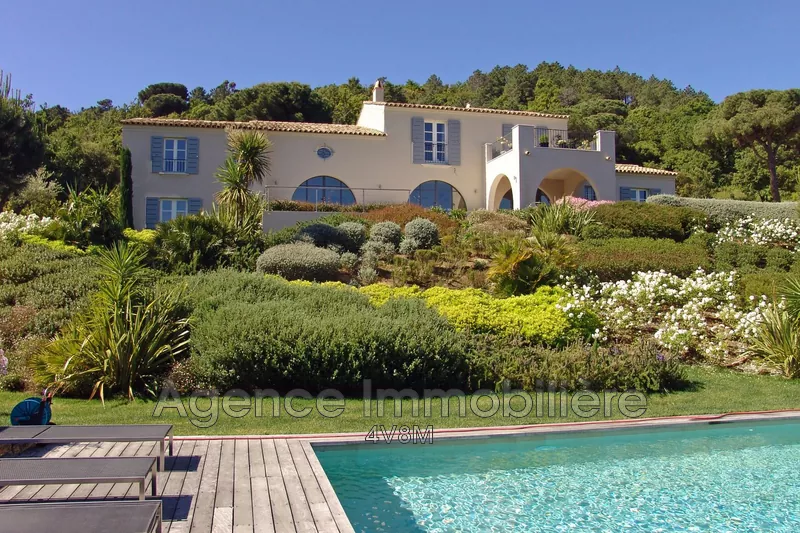 Photo Villa Marignane Centre,   achat villa  3 chambres   200&nbsp;m&sup2;