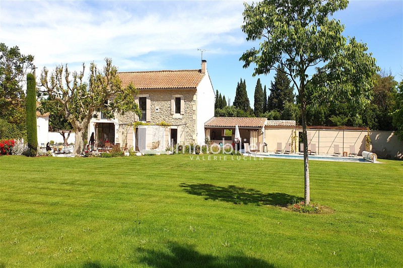 Location saisonnière - house - A 5 minutes du centre-ville Saint-Rémy-de-Provence - 5 265 € / week - Ref. 404L2153M Photo House Saint-Rémy-de-Provence A 5 minutes du centre-ville, Location saisonnière house 4 bedrooms 200 m²