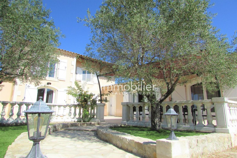 Location saisonnière villa Cabannes Location saisonnière villa Cabannes