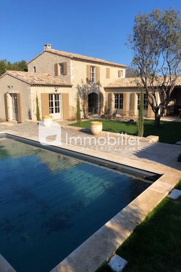 Location saisonnière - house - Centre-ville Eygalières - 4 100 € / week - Ref. 404L2193M Photo House Eygalières Centre-ville, Location saisonnière house 3 bedrooms 170 m²