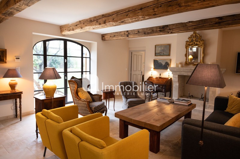 Location saisonnière - house - Centre-ville Eygalières - 4 100 € / week - Ref. 404L2193M Photo House Eygalières Centre-ville, Location saisonnière house 3 bedrooms 170 m²