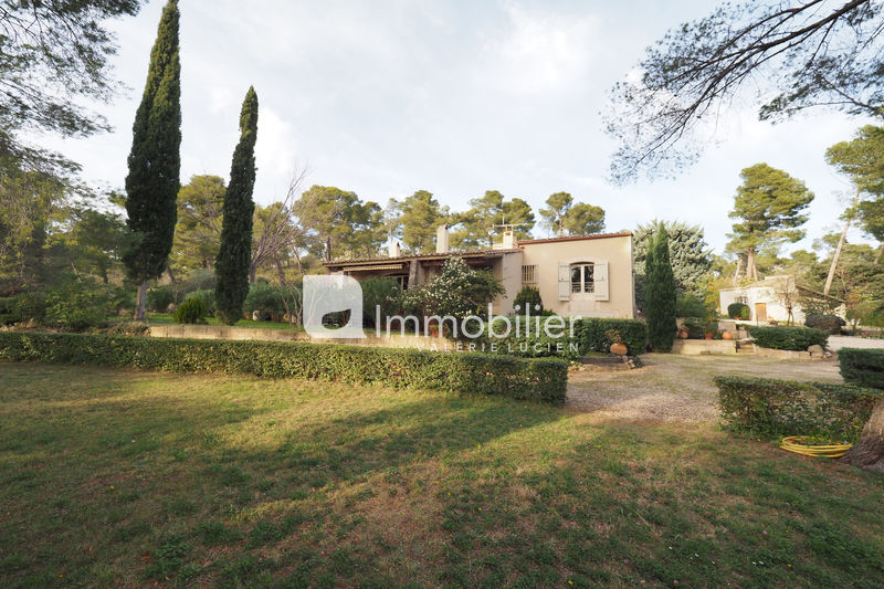 Vente - maison - A pied centre-ville Maussane-les-Alpilles - Prix sur demande - Réf. 404V3756M Photo Maison Maussane-les-Alpilles A pied centre-ville, achat maison 4 chambres 240 m²