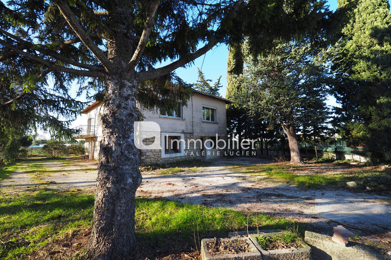 For sale - house - Saint-Rémy-de-Provence - 390 000 € - Ref. 404V3849M Photo House Saint-Rémy-de-Provence Zone commerciale, to buy house 4 bedrooms 161 m²