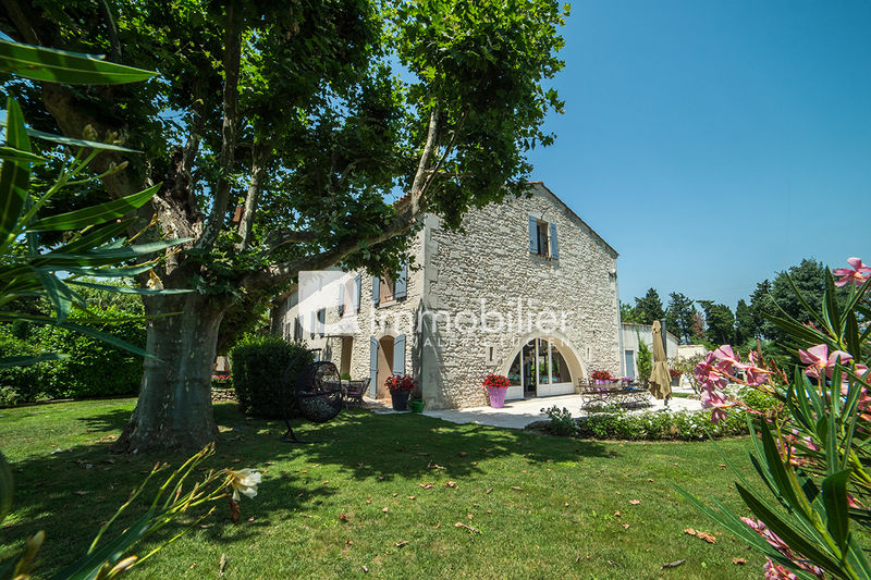For sale - mas - A 5 mn centre-ville Saint-Rémy-de-Provence - 1 749 000 € - Ref. 404V3870M Photo Mas Saint-Rémy-de-Provence A 5 mn centre-ville, to buy mas 5 bedrooms 500 m²