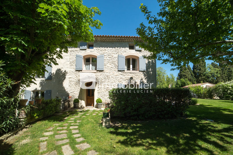 For sale - mas - A 5 mn centre-ville Saint-Rémy-de-Provence - 1 749 000 € - Ref. 404V3870M Photo Mas Saint-Rémy-de-Provence A 5 mn centre-ville, to buy mas 5 bedrooms 500 m²