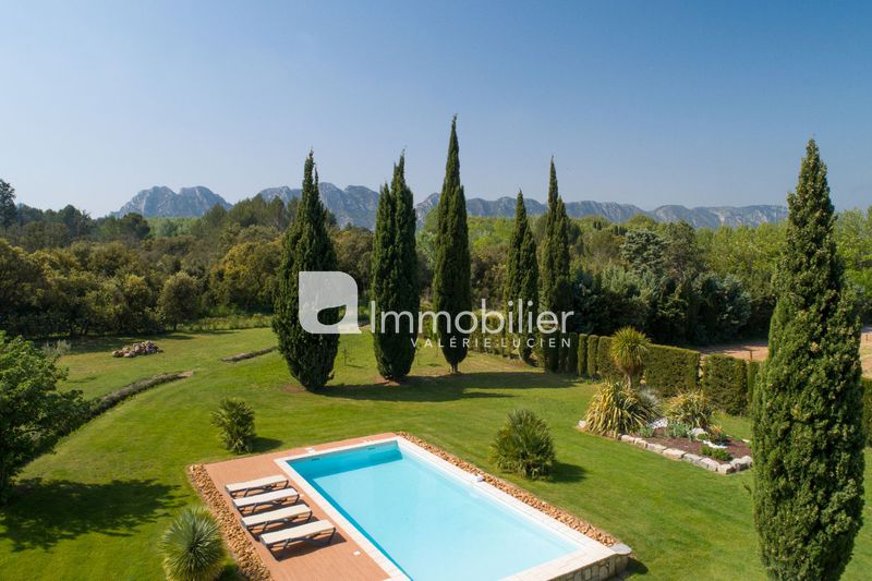 For sale - maison contemporaine - A 5 minutes du centre-ville Eygalières - Price on request - Ref. 404V3897M Photo Maison contemporaine Eygalières A 5 minutes du centre-ville, to buy maison contemporaine 5 bedrooms 215 m²