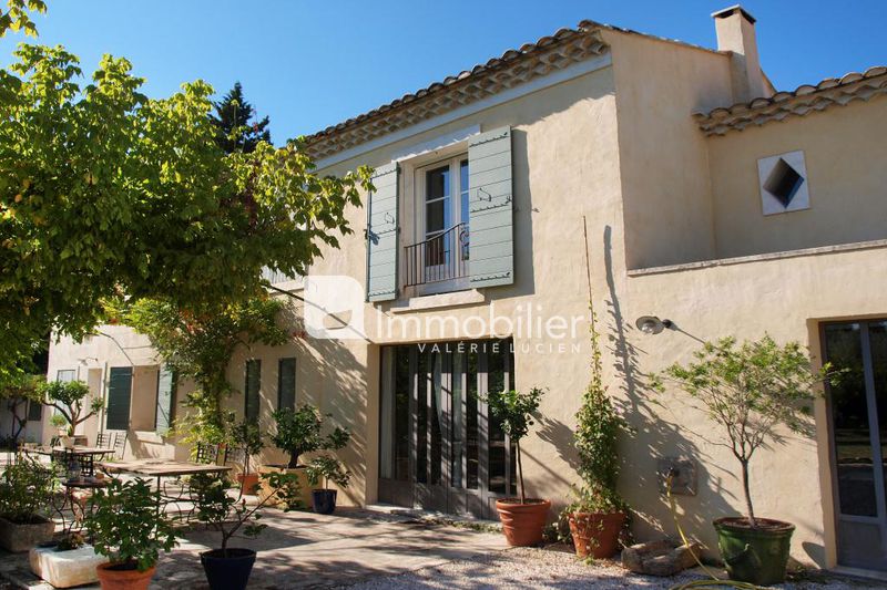 For sale - mas - A 5 mn centre-ville Saint-Rémy-de-Provence - 1 785 000 € - Ref. 404V3901M Photo Mas Saint-Rémy-de-Provence A 5 mn centre-ville, to buy mas 5 bedrooms 450 m²