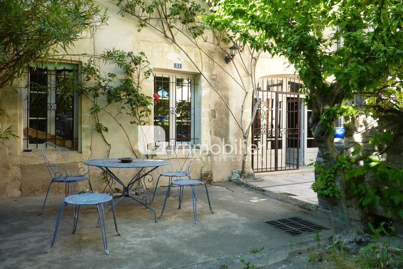 For sale - Village house - Centre-ville Saint-Rémy-de-Provence - 583 000 € - Ref. 404V3905M Photo Village house Saint-Rémy-de-Provence Centre-ville, to buy village house 5 bedrooms 230 m²