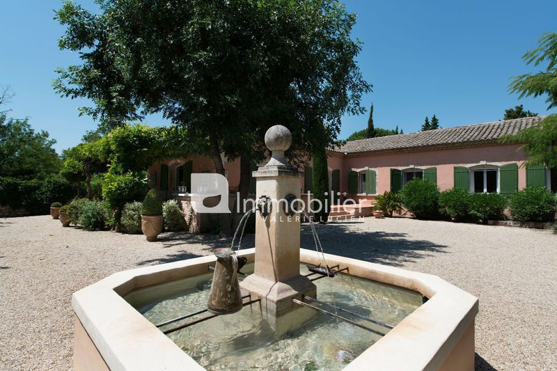 For sale - house - A 5 mn centre-ville Saint-Rémy-de-Provence - 1 730 000 € - Ref. 404V3925M Photo House Saint-Rémy-de-Provence A 5 mn centre-ville, to buy house 5 bedrooms 400 m²