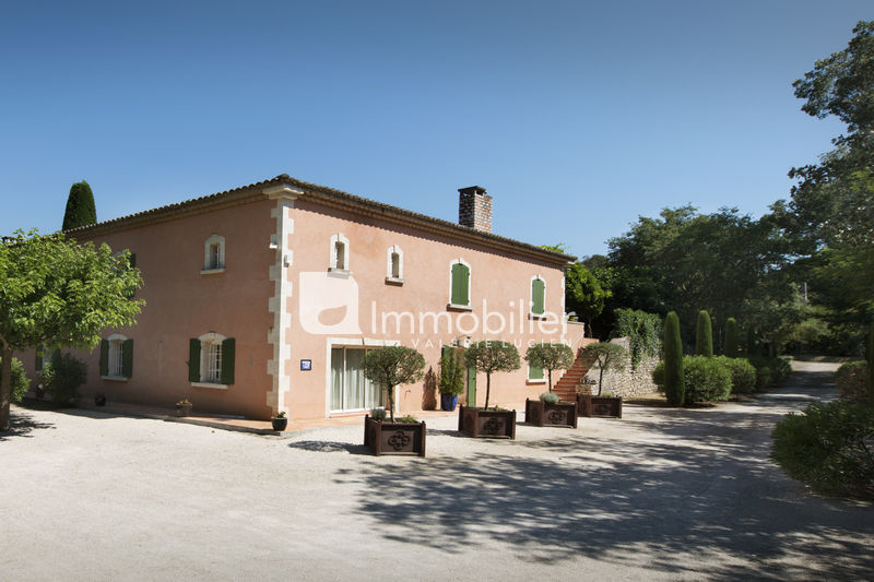 For sale - house - A 5 mn centre-ville Saint-Rémy-de-Provence - 1 550 000 € - Ref. 404V3925M Photo House Saint-Rémy-de-Provence A 5 mn centre-ville, to buy house 5 bedrooms 400 m²
