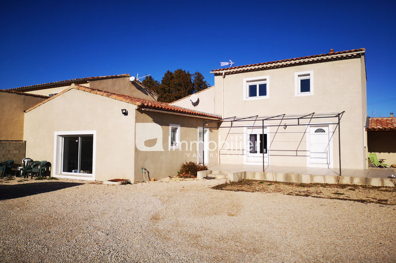 For sale - house - Eygalières - 350 000 € - Ref. 404V3996M Photo House Eygalières to buy house 2 bedrooms 102 m²