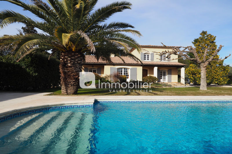 Vente - villa provençale - Graveson - 720 000 € - Réf. 404V4002M Photo Villa provençale Graveson En campagne, achat villa provençale 4 chambres 160 m²