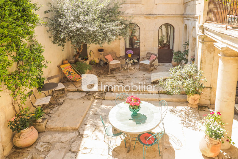 For sale - hôtel particulier - Proche centre ville Saint-Rémy-de-Provence - 980 000 € - Ref. 404V4029M Photo Hôtel particulier Saint-Rémy-de-Provence Proche centre ville, to buy hôtel particulier 5 bedrooms 237 m²