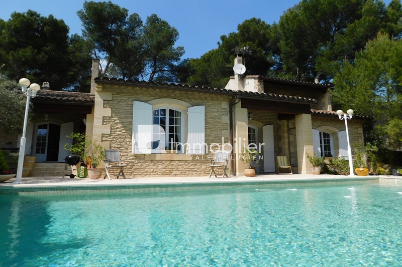 Vente - villa - 800 m Centre-ville Châteaurenard - 650 000 € - Réf. 404V4246M Photo Villa Châteaurenard 800 m centre-ville, achat villa 3 chambres 160 m²