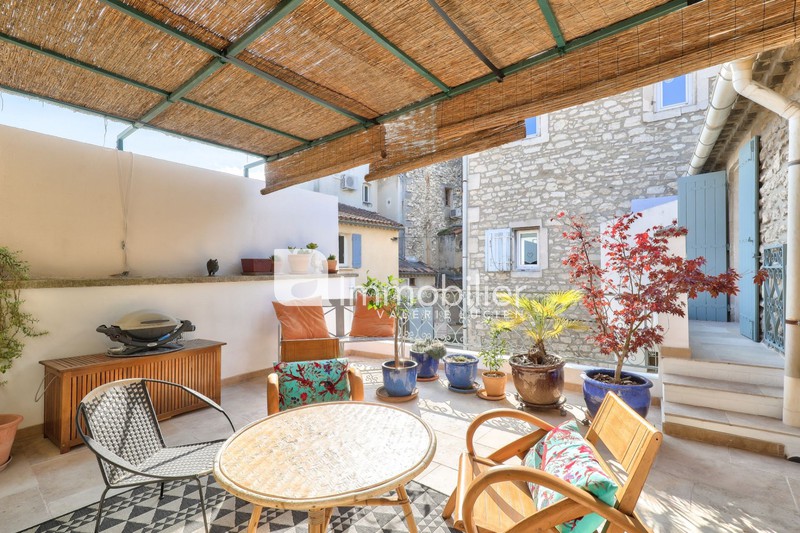 For sale - townhouse - A pied du centre-ville Saint-Rémy-de-Provence - 540 000 € - Ref. 404V4268M Photo Townhouse Saint-Rémy-de-Provence A pied du centre-ville, to buy townhouse 2 bedrooms 160 m²