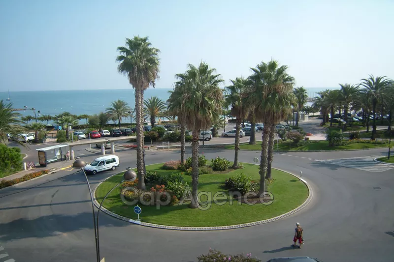 Apartment Antibes Ilette,  Vacation rental apartment  3 rooms   55&nbsp;m&sup2;