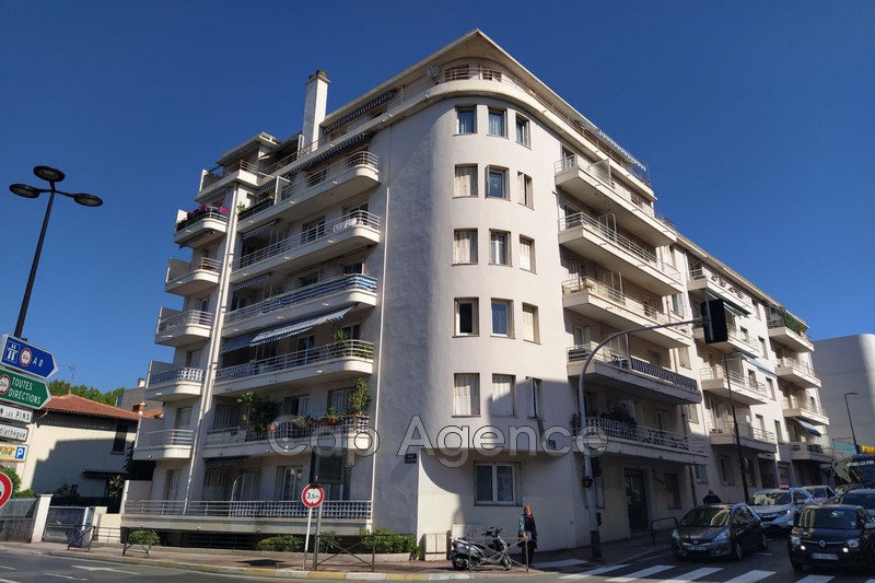 Photo Garage extérieur Antibes Centre ville, to buy garage extérieur