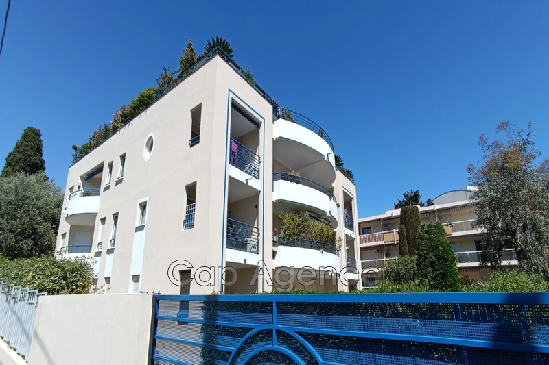 appartement  2 pièces  Juan-les-Pins Proche plages  45 m² -   