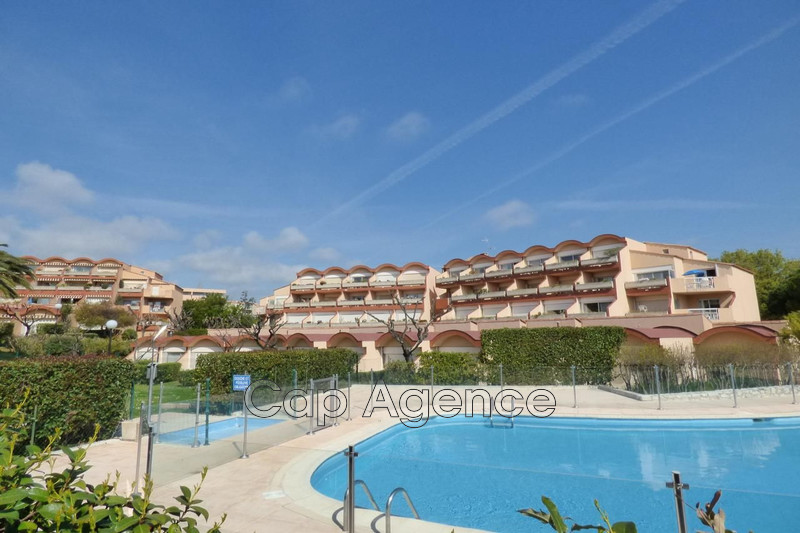 appartement  3 pièces  Antibes Bord de mer  40 m² -   