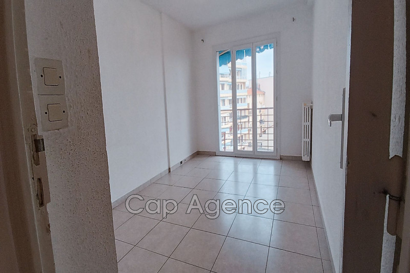 Photo Apartment Antibes Proximité centre ville,   to buy apartment  2 rooms   41&nbsp;m&sup2;