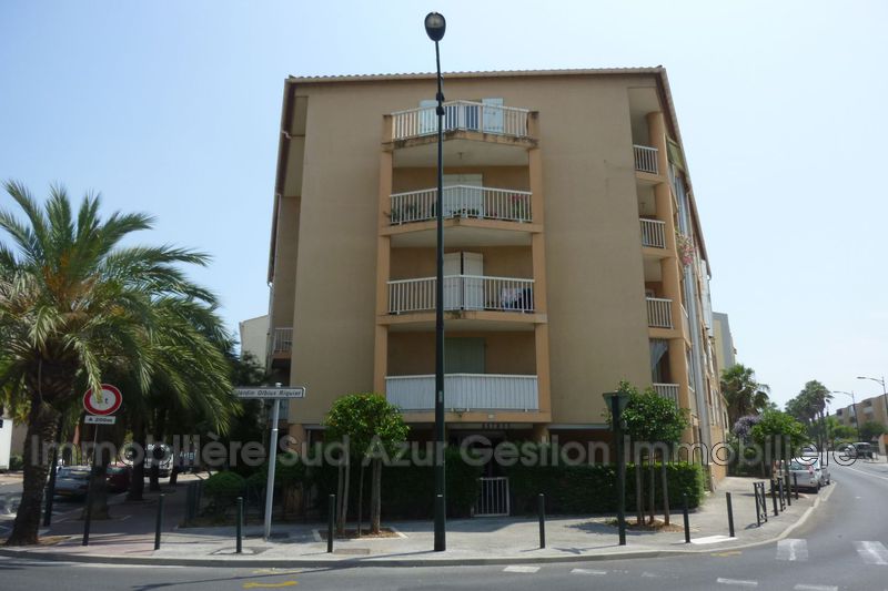 Photo Appartement Hyères Location appartement 2 pièces 47 m²