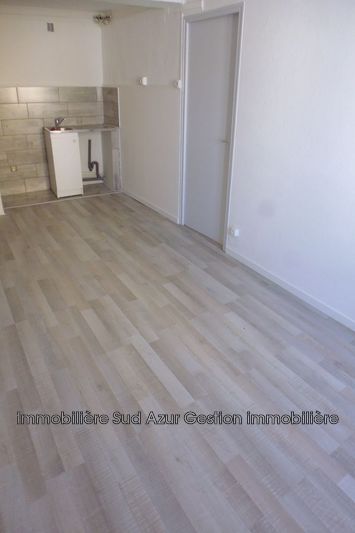 Photo Appartement Solliès-Pont Location appartement 2 pièces 34 m²