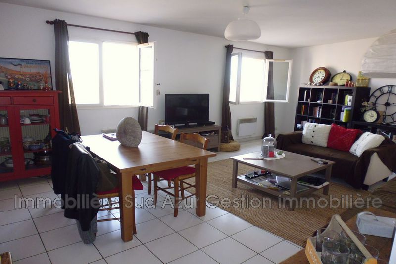 Photo Appartement Cuers Centre-ville, Location appartement 2 pièces 56 m²