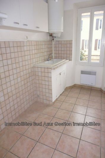 Photo Appartement Solliès-Pont Location appartement 2 pièces 31 m²