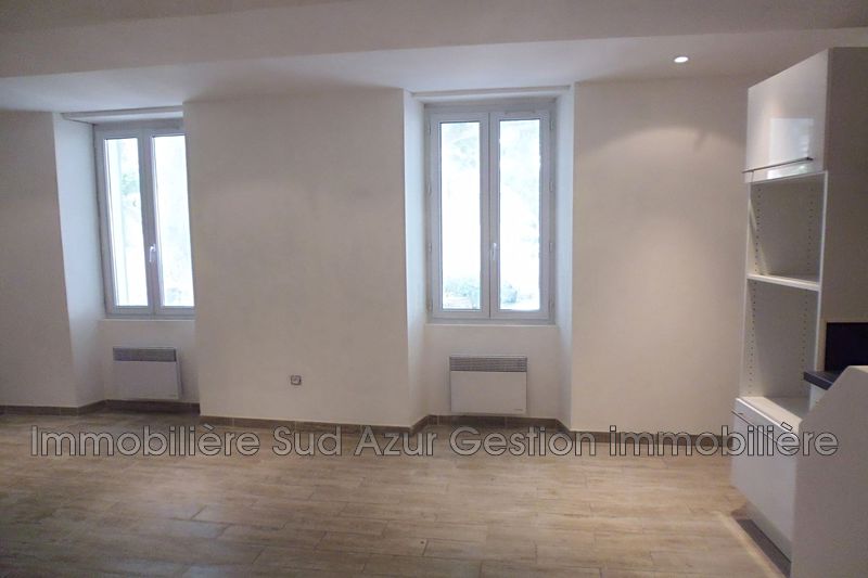 Photo Appartement Solliès-Pont Location appartement 3 pièces 47 m²