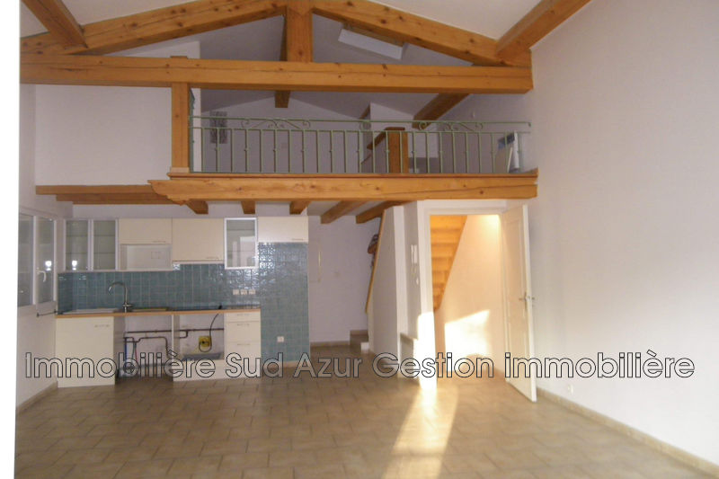 Photo Maison de village Sainte-Anastasie-sur-Issole Location maison de village 2 chambres 65 m²