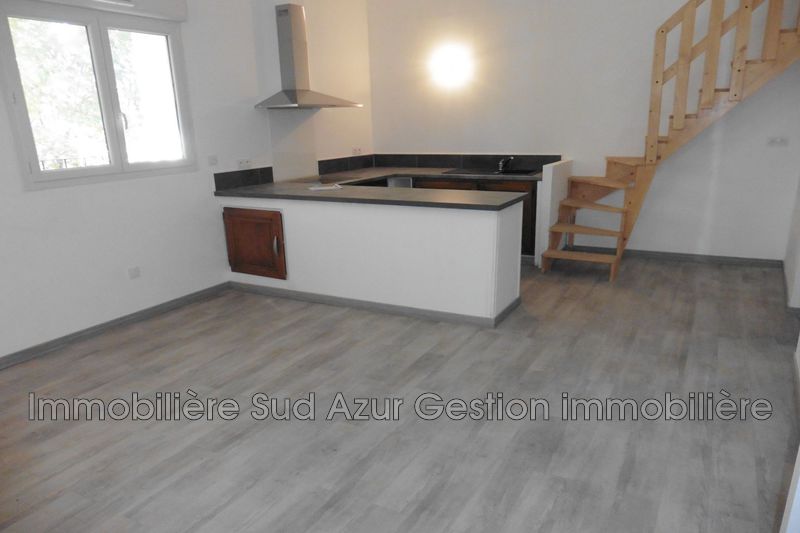Photo Appartement Solliès-Pont Location appartement 3 pièces 57 m²