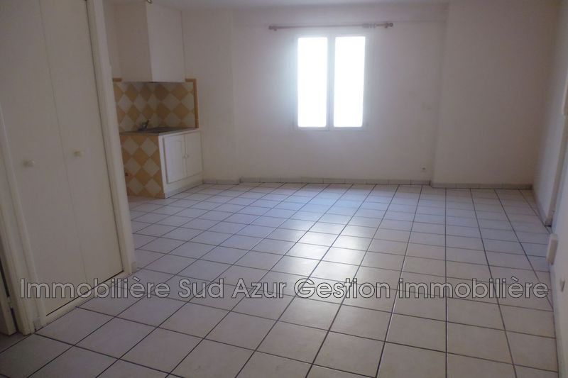 Photo Appartement Solliès-Pont Location appartement 2 pièces 40 m²