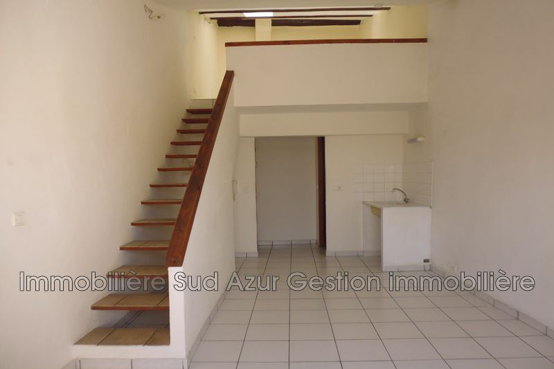 Photo Appartement Solliès-Pont Location appartement 1 pièce 30 m²