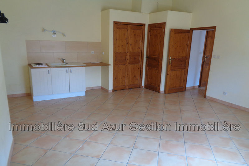 Photo Appartement Solliès-Ville Location appartement 2 pièces 40 m²