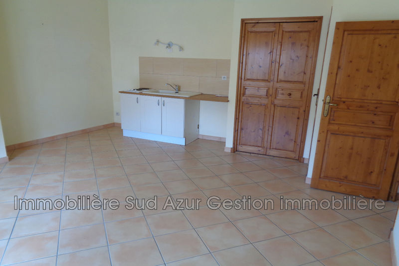 Photo Appartement Solliès-Ville Location appartement 2 pièces 40 m²