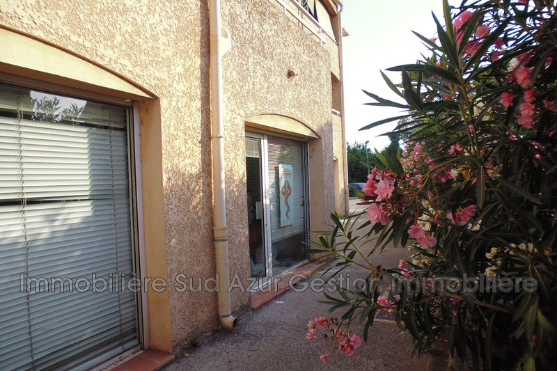 Photo Local professionnel Solliès-Pont Professionnel local professionnel 137 m²