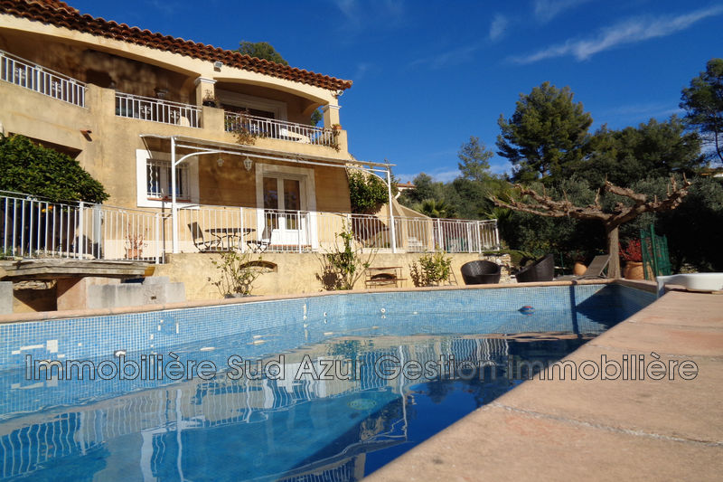 Photo Propriété Solliès-Ville achat propriété 8 pièces 300 m²