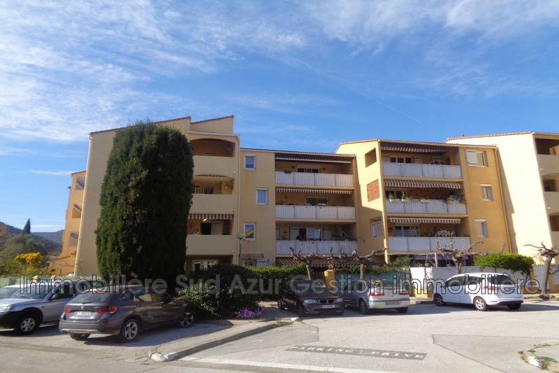 Photo Appartement Solliès-Pont achat appartement 3 pièces 65 m²