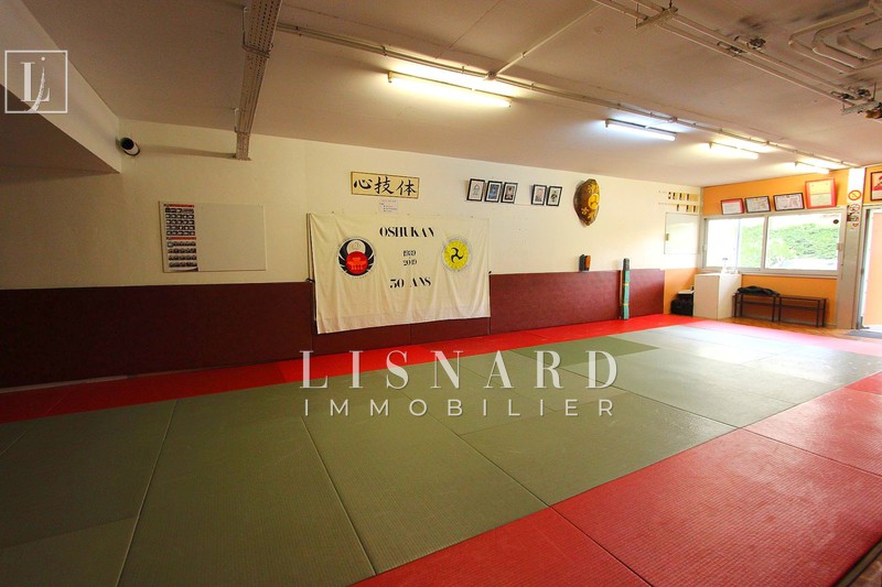 Photo Local professionnel Vallauris Professionnel local professionnel 141 m²