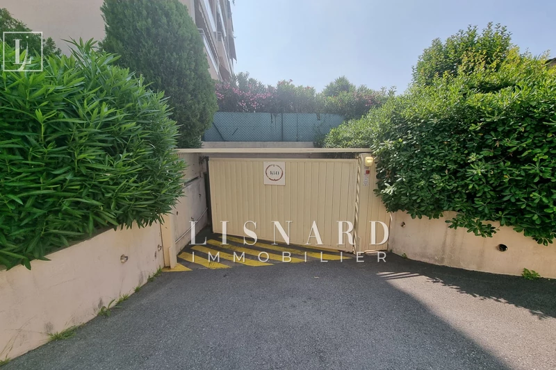 Vente garage Vallauris  