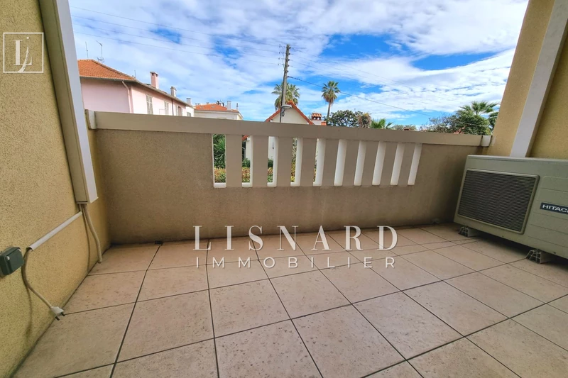 appartement  3 pièces  Golfe-Juan   63 m² -   