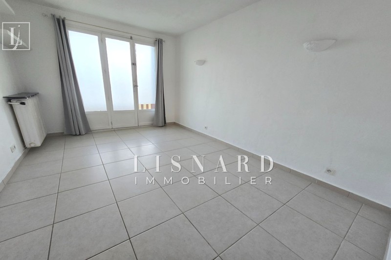 appartement  2 pièces  Vallauris   40 m² -   