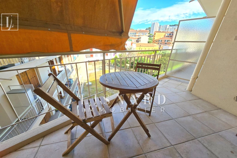 appartement  1 room  Vallauris   28 m² -   
