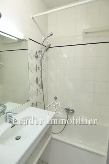 Location appartement Antibes  
