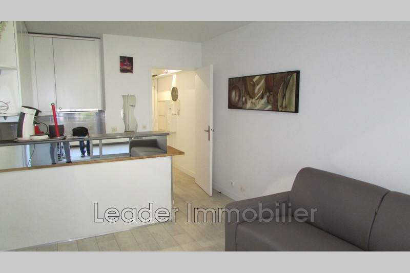 Location appartement Antibes  