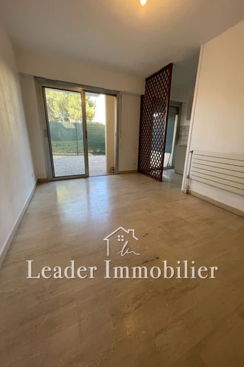 Location appartement Antibes  